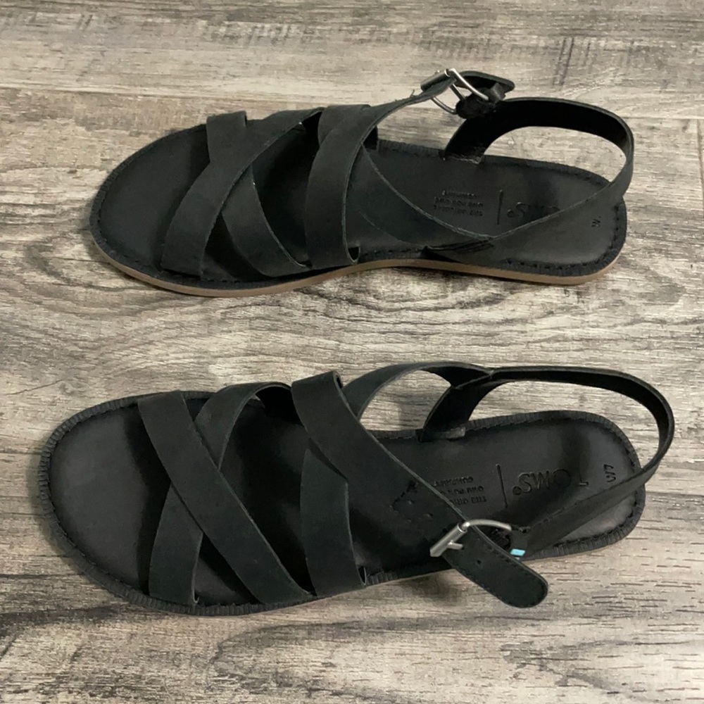 Toms crisscross sandals